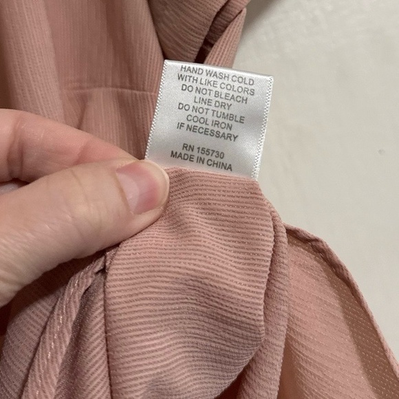 ADRIENNE VITTADINI Blouse Womens Medium Muted Pink Short Sleeve Textured Casual - Picture 4 of 5